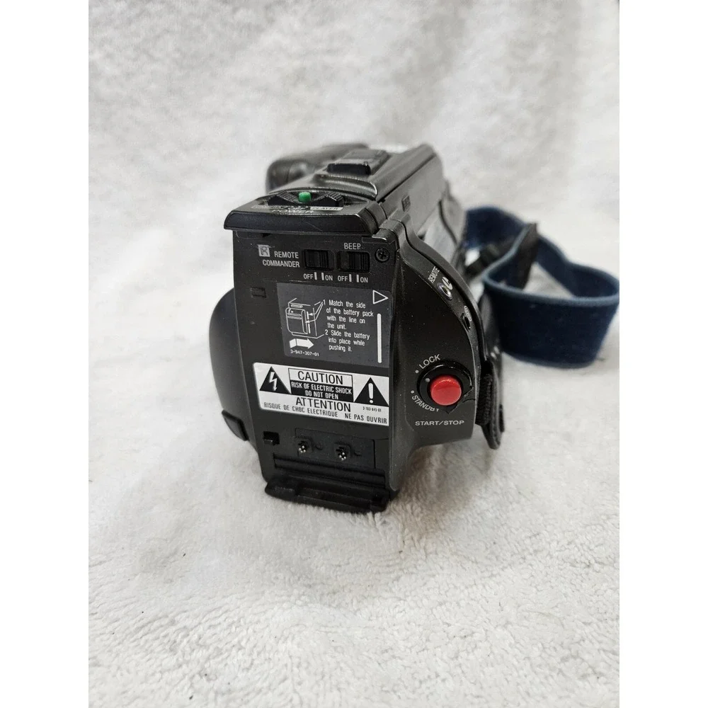 Sony Handycam CCD-FX310 Black Handheld Video-8 AutoFocus 8mm Camcorder Untested